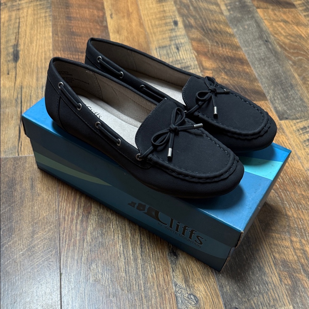 Cliffs by WHITE MOUNTAIN Black Loafers